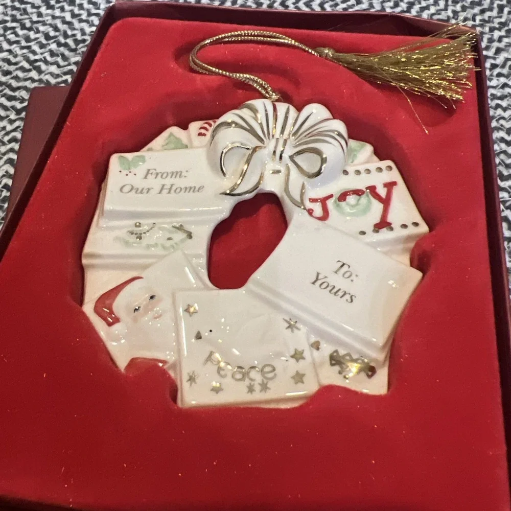 Lenox From Our Home To Yours 2007 Christmas Wreath Holiday Gift Ornament New